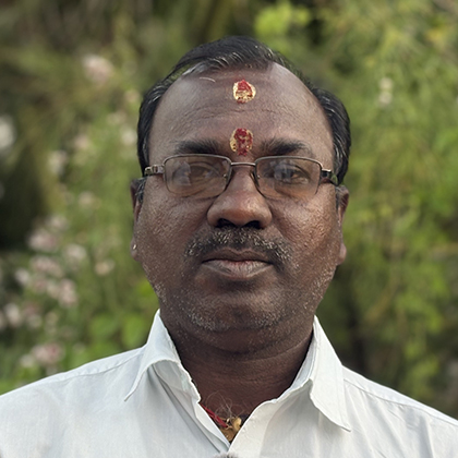 Guruji Velumurugan, a Nadi reader